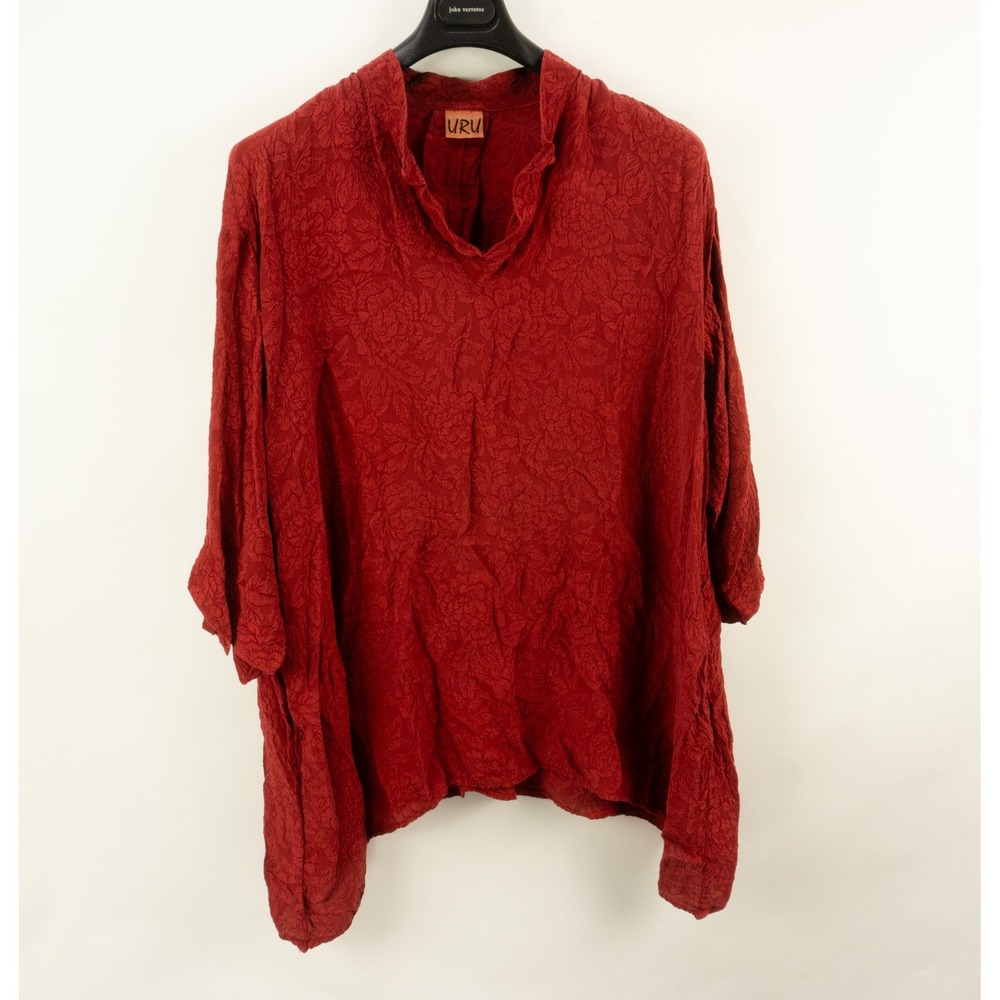 URU Silk Crinkle Floral Jacquard Curved Hem V-Neck Lagenlook Tunic Top Red 3